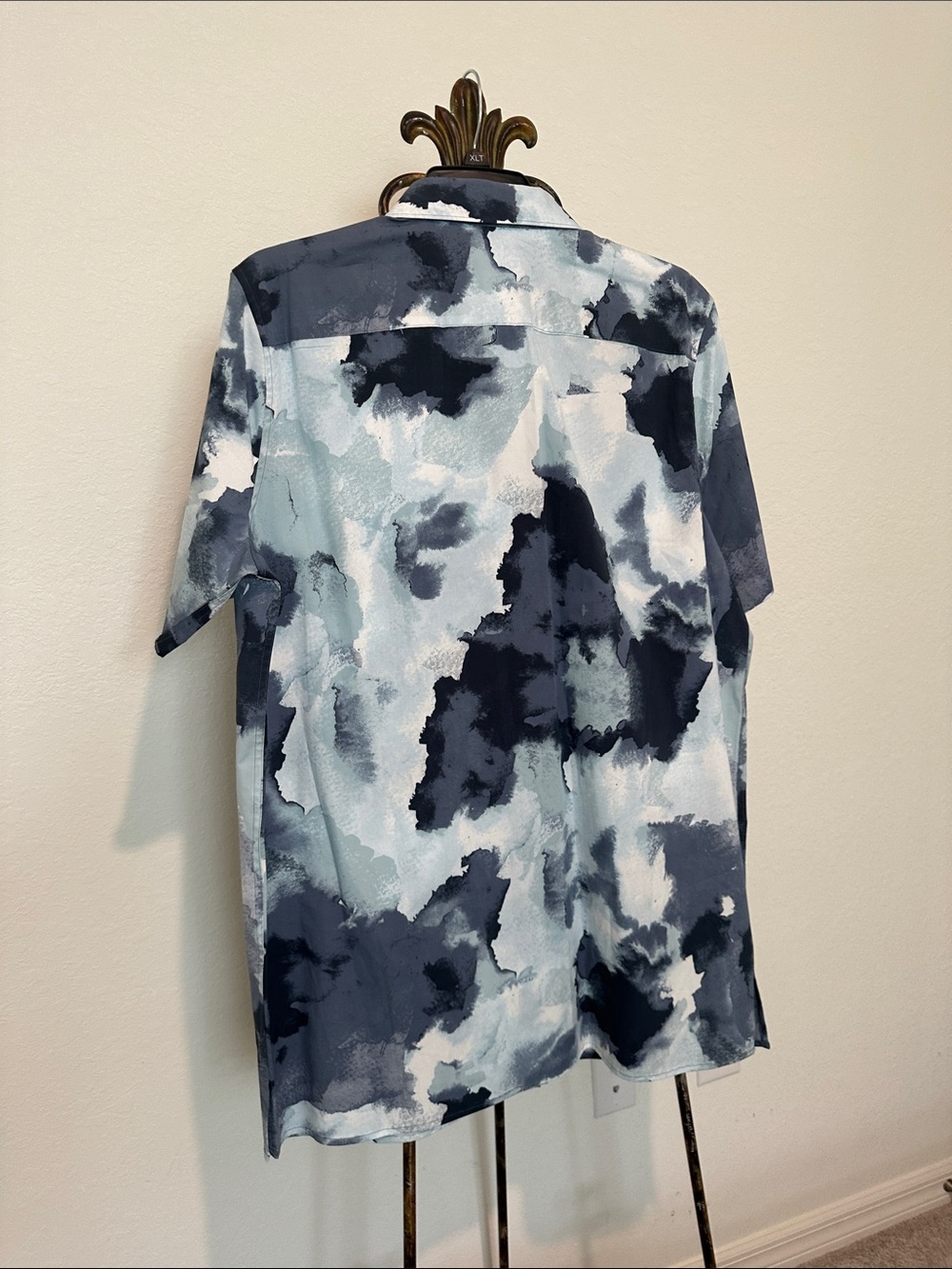 Perry Ellis Short Sleeve Button-Down Shirt - Navy & Light Blue Abstract - Picture 3 of 4